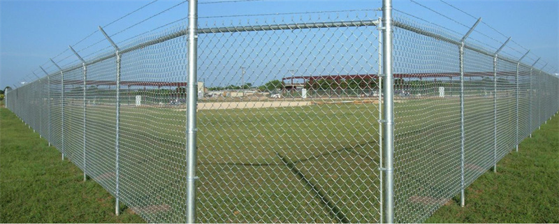 heavy-duty-galvanized-chain-link-fence.jpg