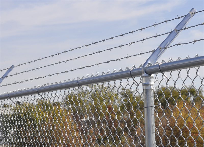 heavy-duty-galvanized-chain-link-fence.jpg