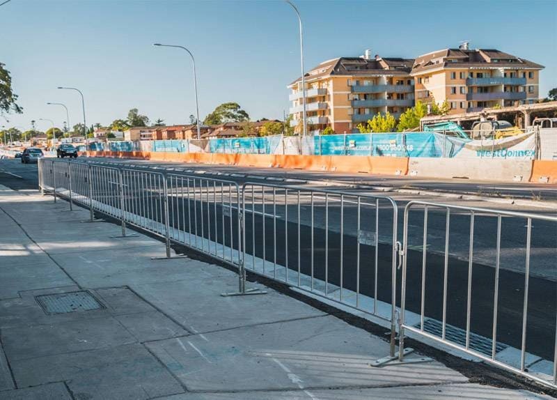 Steel crowd control barrier for outdoor events