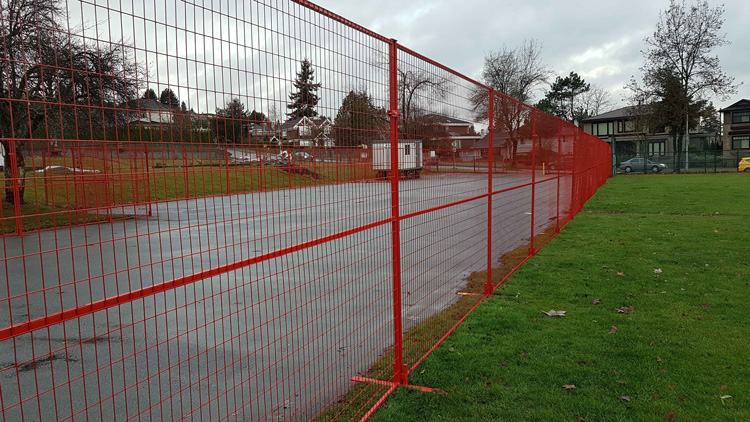1765786558587560.jpg temporary-Fencing-panel-red.jpg