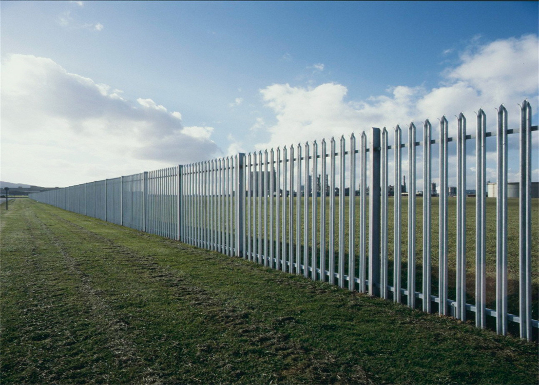 Palisade Fence24.jpg